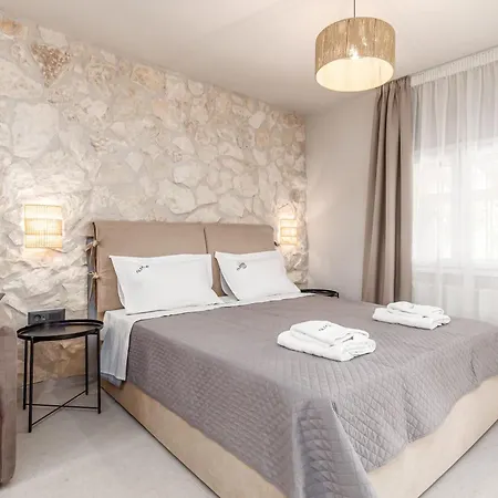 Almyra Luxury Living Appartement Kanálion
