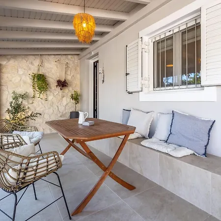 Almyra Luxury Living דירה Kanálion