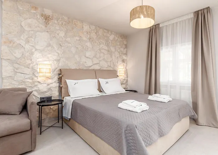 Almyra Luxury Living Apartman Kanáli