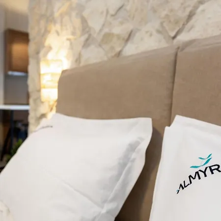 아파트 Almyra Luxury Living
