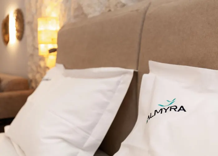 아파트 Almyra Luxury Living *